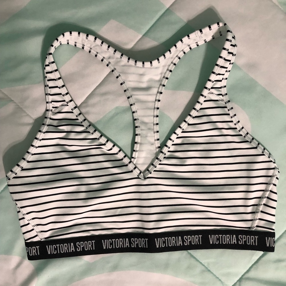 Victoria’s Secret’s Victoria Sport sports bra new!